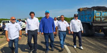 Gobernador Luis Caldera y vicepresidente sectorial de Obras Públicas activan segundo frente de trabajo de asfaltado en la Lara-Zulia