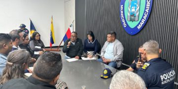 Autoridades municipales se reunieron con comerciantes de la Av. Cecilio Acosta para reforzar Programa de Educación Ambiental