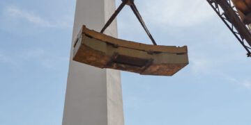 Gestión municipal inició restauración del Obelisco de la Plaza de la República