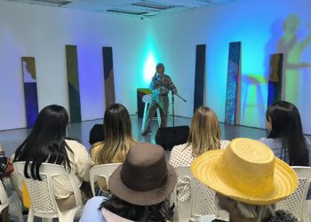 Carlos Moreno hizo vibrar al público en una nueva edición de los «Jueves Culturales»