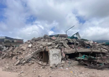 A dos meses de la tragedia en Caracas y La Guaira contabilizan más de 6.400 muertos y más de 6.000 viviendas colapsadas 6 A dos meses de la tragedia en Caracas y La Guaira contabilizan más de 6.400 muertos y más de 6.000 viviendas colapsadas