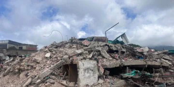 A dos meses de la tragedia en Caracas y La Guaira contabilizan más de 6.400 muertos y más de 6.000 viviendas colapsadas 15 A dos meses de la tragedia en Caracas y La Guaira contabilizan más de 6.400 muertos y más de 6.000 viviendas colapsadas