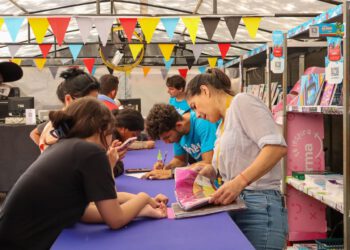 Familias marabinas aprovechan descuentos de la Feria Escolar de la Alcaldía Bolivariana de Maracaibo 3 Familias marabinas aprovechan descuentos de la Feria Escolar de la Alcaldía Bolivariana de Maracaibo