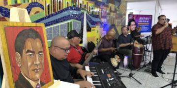Felipe Pirela celebró desde las alturas sus 86 años con homenaje musical de Alcaldía de Maracaibo