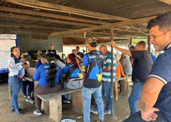 Pescadores del estado Zulia reciben capacitación sobre avistamientos de mamíferos marinos 3 Pescadores del estado Zulia reciben capacitación sobre avistamientos de mamíferos marinos