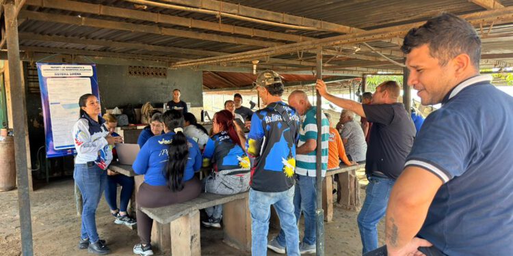 Pescadores del estado Zulia reciben capacitación sobre avistamientos de mamíferos marinos 1 Pescadores del estado Zulia reciben capacitación sobre avistamientos de mamíferos marinos