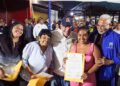 Entregan certificados de bienhechurías a 172 comerciantes de La Curva de Molina
