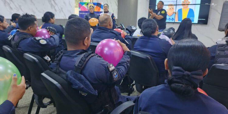 En Zulia forman a funcionarios de la PNB para optimizar atención a la tercera edad