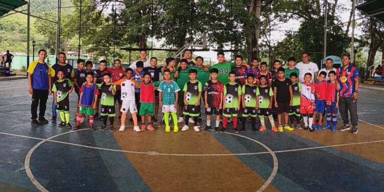 Más de 70 niños participaron en triangular de fútbol sala en el municipio Acosta de Monagas