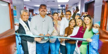 Gobernador Caldera reinaugura UCI, pabellones y área de hospitalización del Hospital Central de Maracaibo