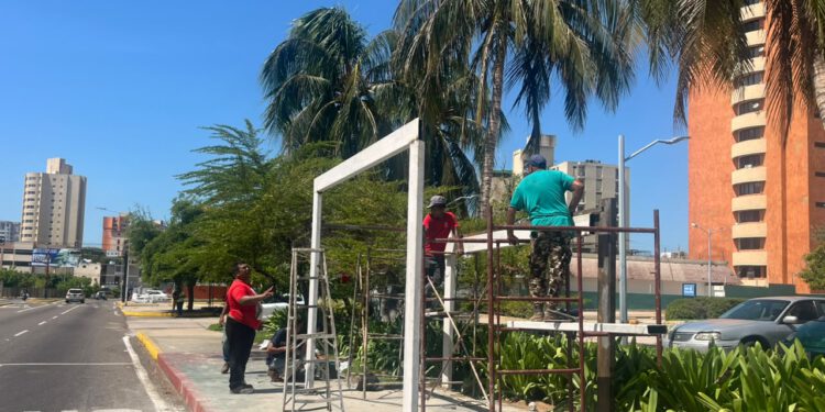 Alcaldía de Maracaibo instala primera parada digital en calle 72 con avenida Bella Vista 1 Alcaldía de Maracaibo instala primera parada digital en calle 72 con avenida Bella Vista