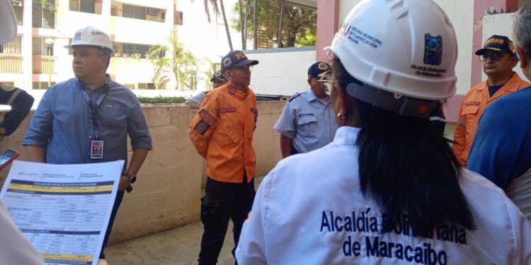 Protección Civil mantiene monitoreo en Maracaibo por paso de ondas tropicales y lluvias