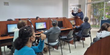Impulsan alfabetización tecnológica de adultos mayores a través de la Casa del Abuelo