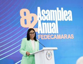 Presidenta Delcy Rodríguez asiste a instalación de la 82.ª Asamblea Anual de Fedecámaras