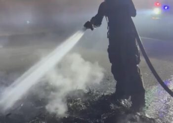 Cuerpo de Bomberos de Maracaibo sofoca incendios provocados en la vialidad de la ciudad