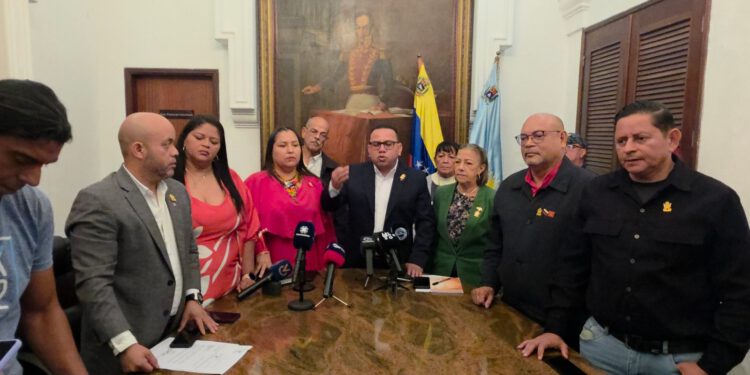Legisladores zulianos rechazan actos de violencia que destruyen servicios públicos recuperados