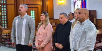 Gobernador Caldera acompañó a la feligresía de Cabimas en el día de su Patrona, la Virgen del Rosario