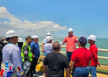 Luis Caldera arranca la modernización del alumbrado del Puente sobre el Lago