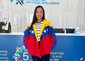 Marabina fue becada por Emiratos Árabes para estudiar en la Universidad Mohamed Bin Zayet de Inteligencia Artificial