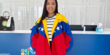 Marabina fue becada por Emiratos Árabes para estudiar en la Universidad Mohamed Bin Zayet de Inteligencia Artificial