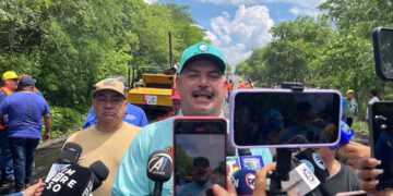 Avanza el asfaltado en el Zulia: recuperan 8 kilómetros de vialidad en tramo Punta Iguana-Puente sobre el Lago 11 Avanza el asfaltado en el Zulia: recuperan 8 kilómetros de vialidad en tramo Punta Iguana-Puente sobre el Lago