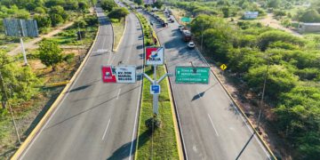 ENTREGAN REASFALTADO DE 11 KM DEL CORREDOR VIAL DON MANUEL BELLOSO, QUE CONDUCE AL AEROPUERTO LA CHINITA